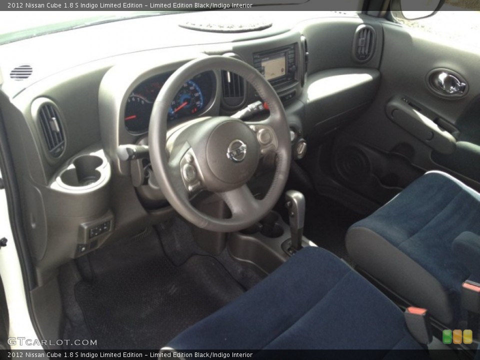 Limited Edition Black/Indigo Interior Photo for the 2012 Nissan Cube 1.8 S Indigo Limited Edition #84627119