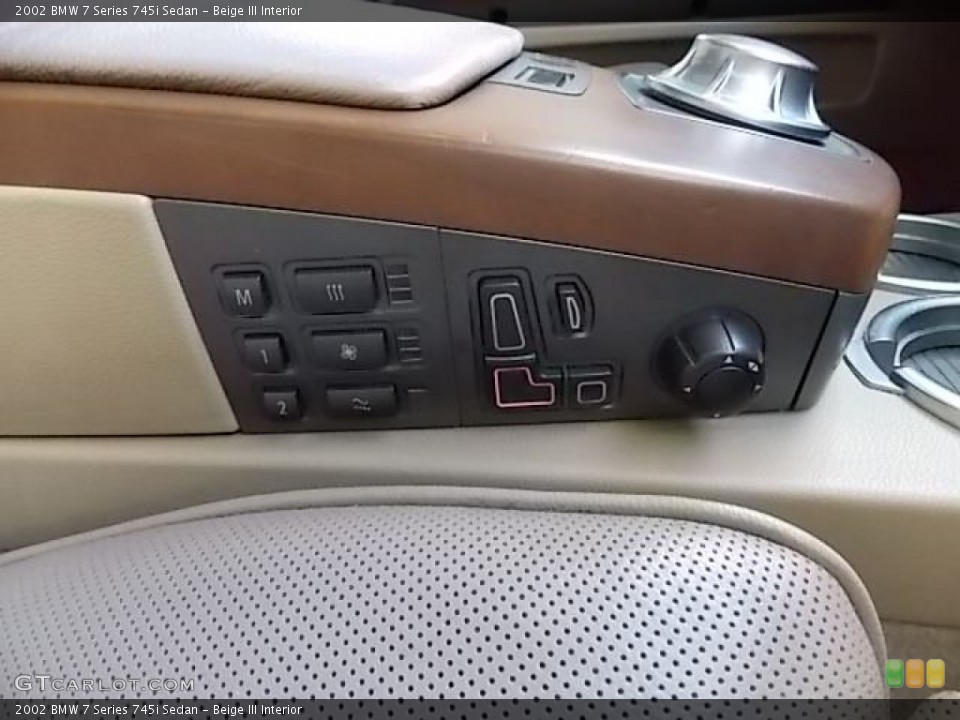 Beige III Interior Controls for the 2002 BMW 7 Series 745i Sedan #84642452