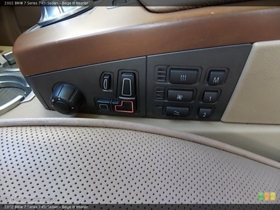 Beige III Interior Controls for the 2002 BMW 7 Series 745i Sedan #84642726
