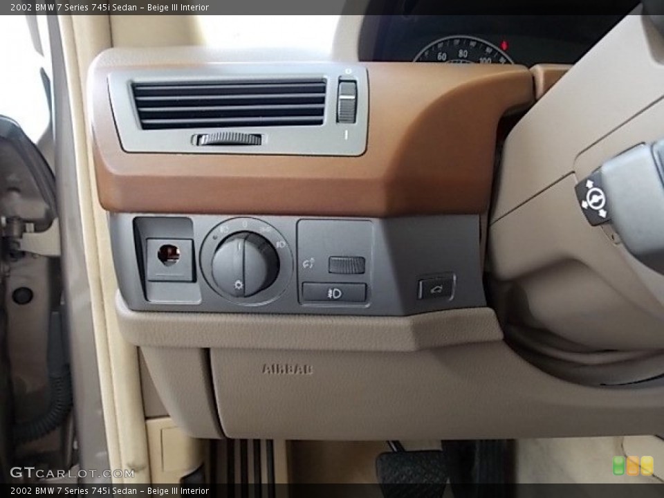 Beige III Interior Controls for the 2002 BMW 7 Series 745i Sedan #84642866