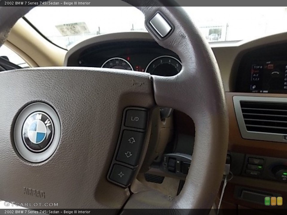 Beige III Interior Controls for the 2002 BMW 7 Series 745i Sedan #84642905