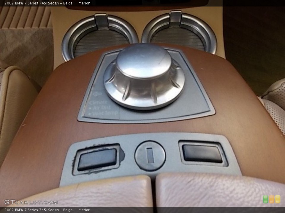 Beige III Interior Controls for the 2002 BMW 7 Series 745i Sedan #84643076
