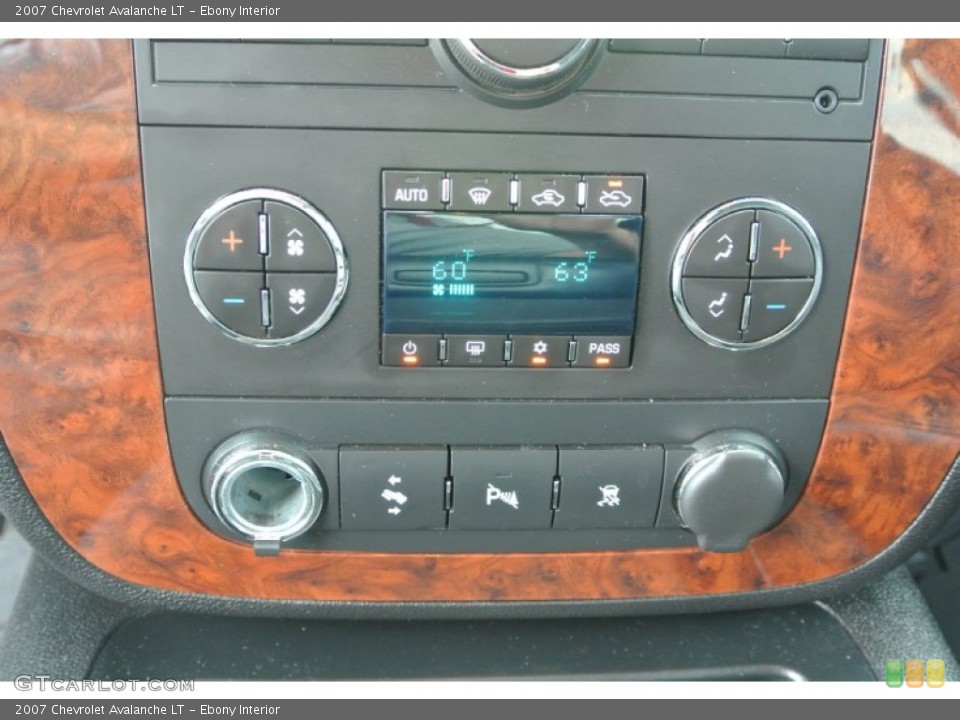 Ebony Interior Controls for the 2007 Chevrolet Avalanche LT #84659806