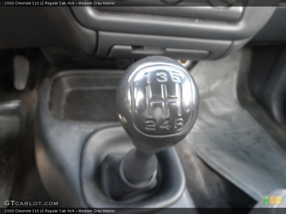 Medium Gray Interior Transmission for the 2000 Chevrolet S10 LS Regular Cab 4x4 #84672944
