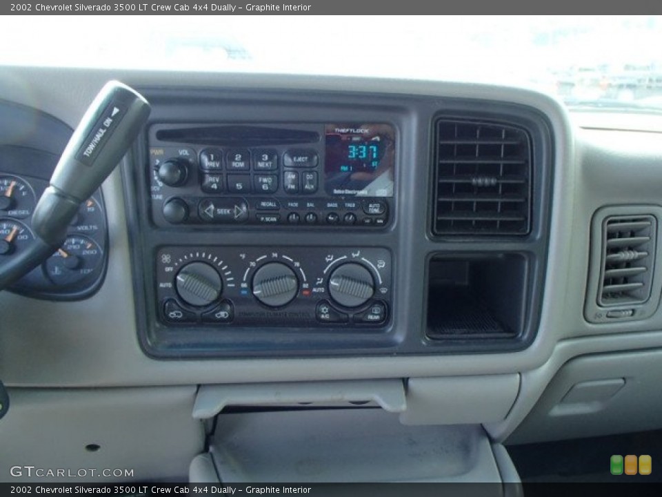 Graphite Interior Controls for the 2002 Chevrolet Silverado 3500 LT Crew Cab 4x4 Dually #84677435