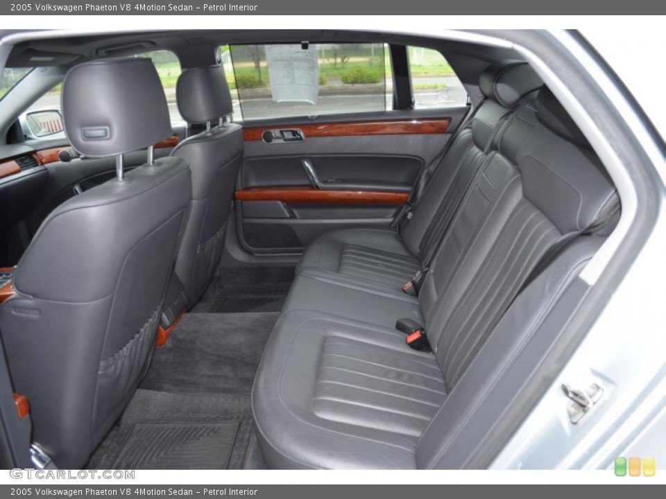 Petrol Interior Rear Seat for the 2005 Volkswagen Phaeton V8 4Motion Sedan #84716995