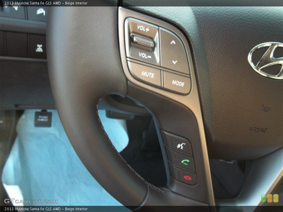 Beige Interior Controls for the 2013 Hyundai Santa Fe GLS AWD #84721225