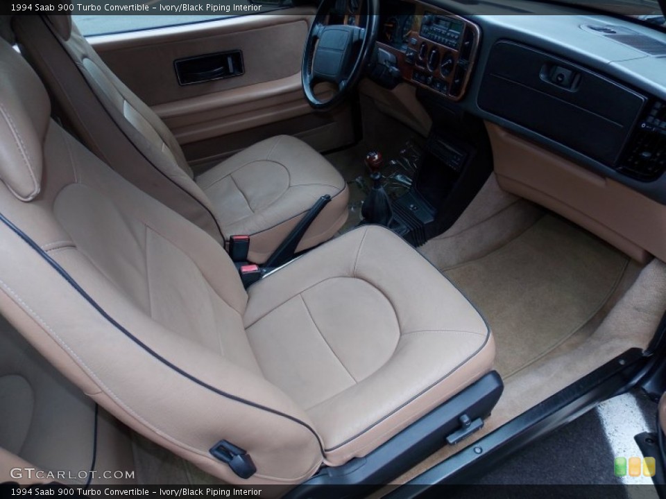 Ivory/Black Piping Interior Photo for the 1994 Saab 900 Turbo Convertible #84749762