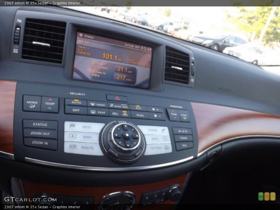 Graphite Interior Controls for the 2007 Infiniti M 35x Sedan #84835860