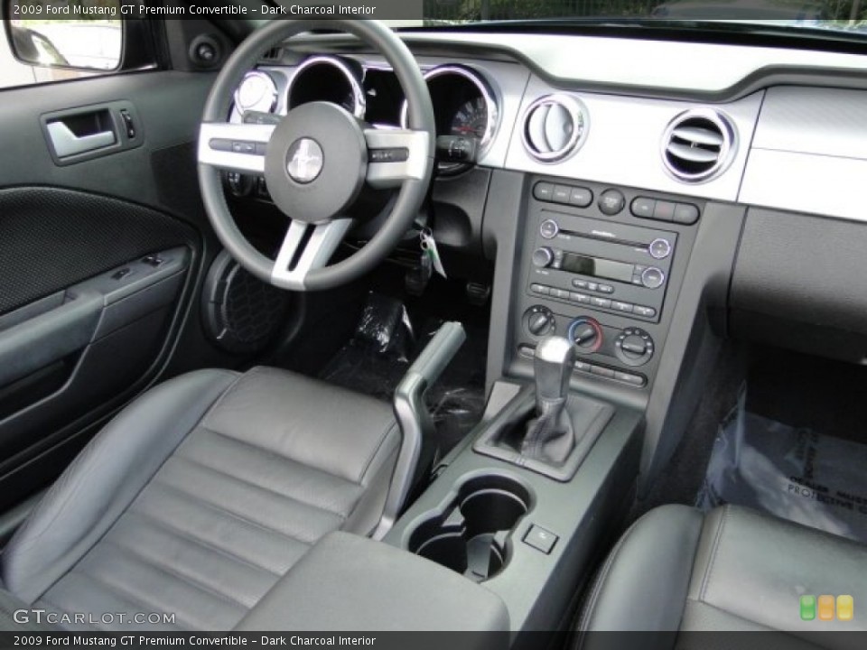 Dark Charcoal Interior Photo for the 2009 Ford Mustang GT Premium Convertible #84871357