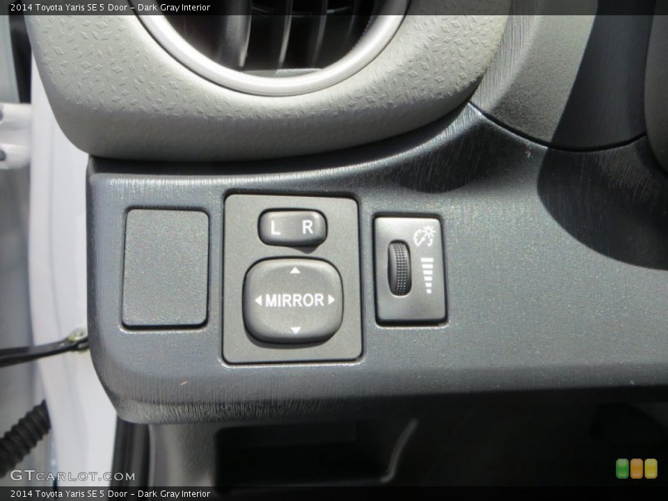 Dark Gray Interior Controls for the 2014 Toyota Yaris SE 5 Door #84890829