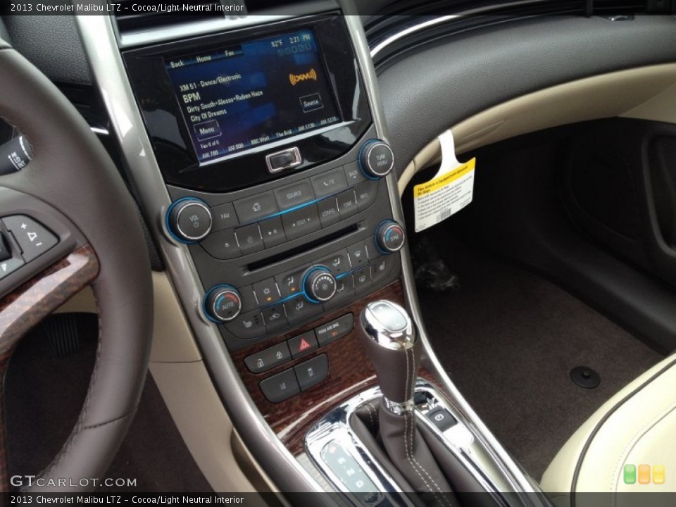 Cocoa/Light Neutral Interior Controls for the 2013 Chevrolet Malibu LTZ #84915838
