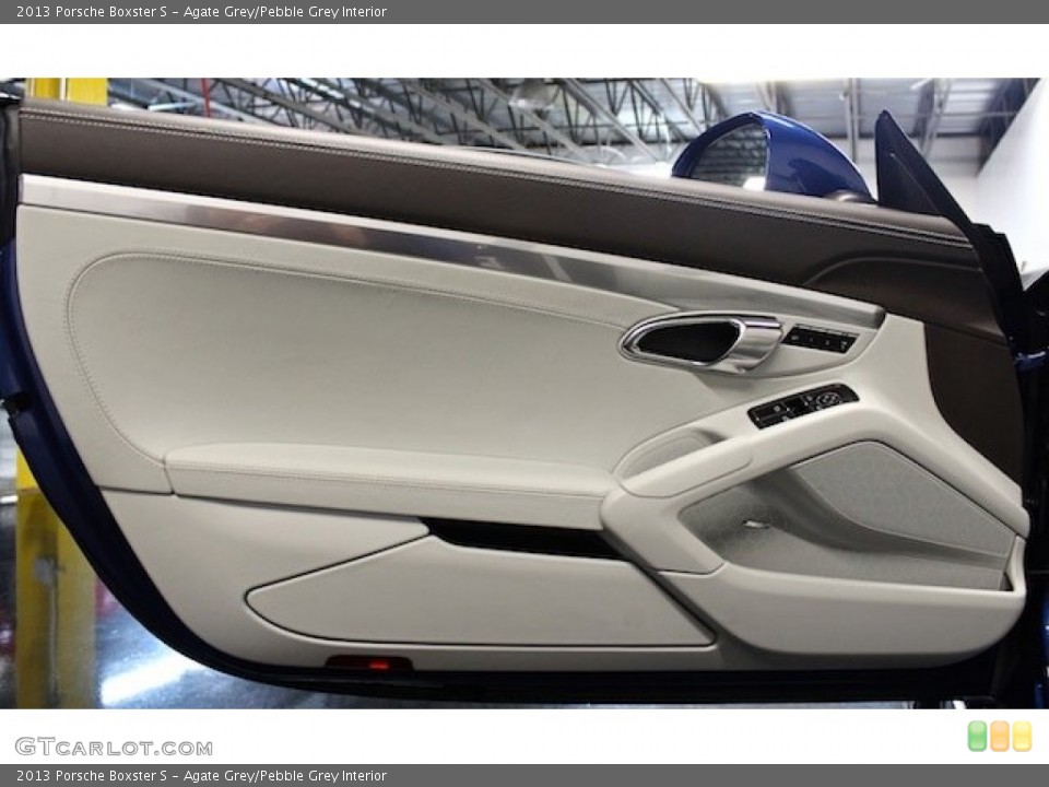 Agate Grey/Pebble Grey Interior Door Panel for the 2013 Porsche Boxster S #84935221