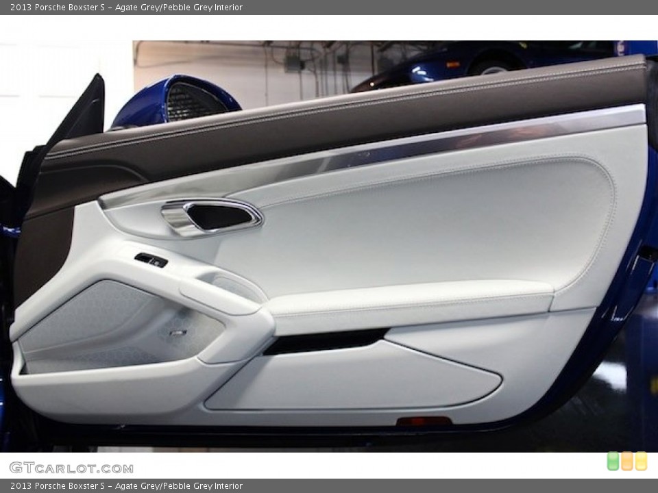 Agate Grey/Pebble Grey Interior Door Panel for the 2013 Porsche Boxster S #84935240