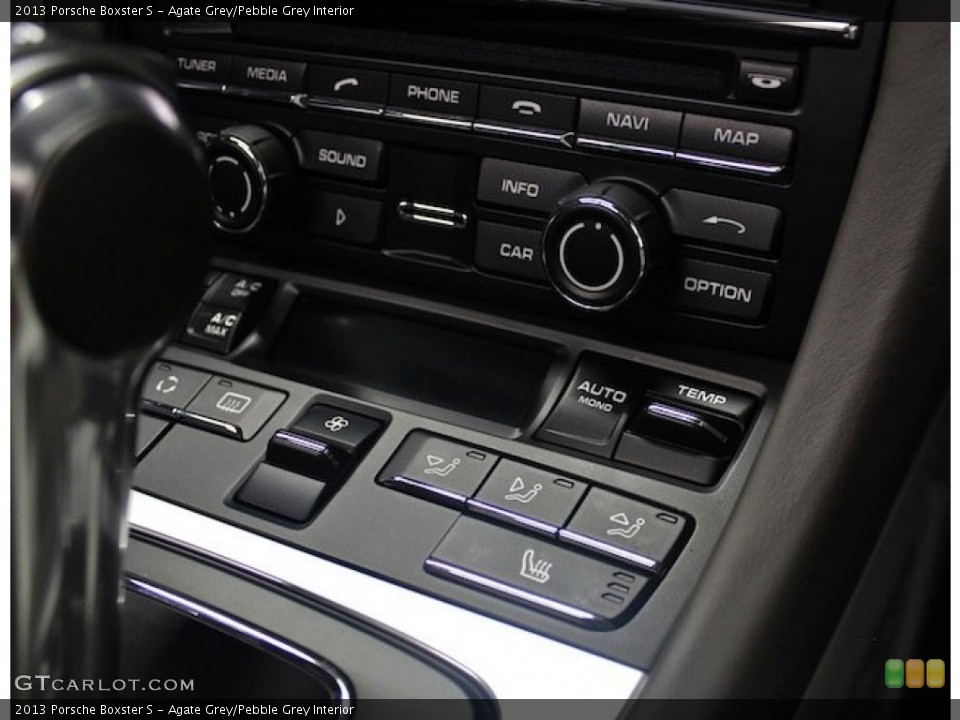Agate Grey/Pebble Grey Interior Controls for the 2013 Porsche Boxster S #84935662