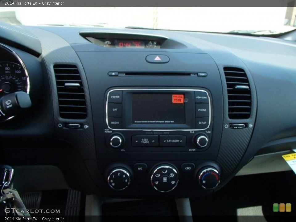 Gray Interior Controls for the 2014 Kia Forte EX #84937723