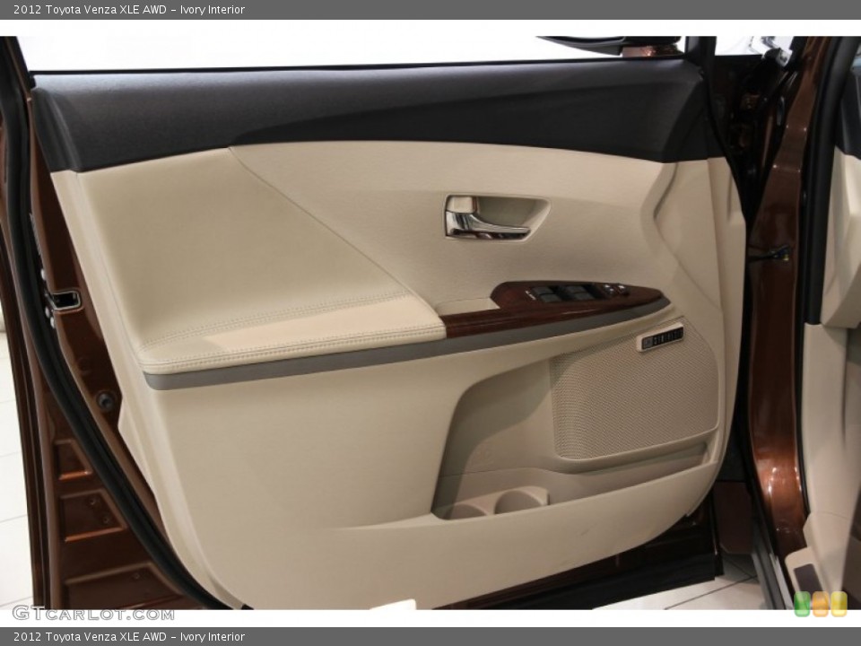 Ivory Interior Door Panel for the 2012 Toyota Venza XLE AWD #84964405