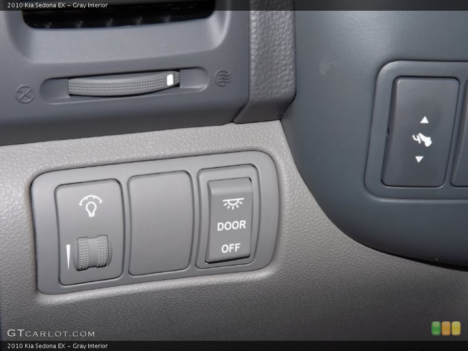 Gray Interior Controls for the 2010 Kia Sedona EX #85000004