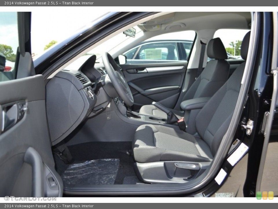 Titan Black Interior Photo for the 2014 Volkswagen Passat 2.5L S #85030396