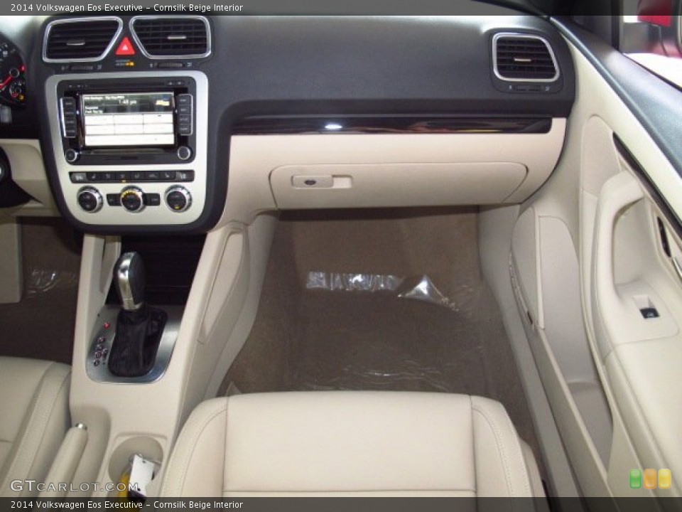 Cornsilk Beige Interior Dashboard for the 2014 Volkswagen Eos Executive #85034812