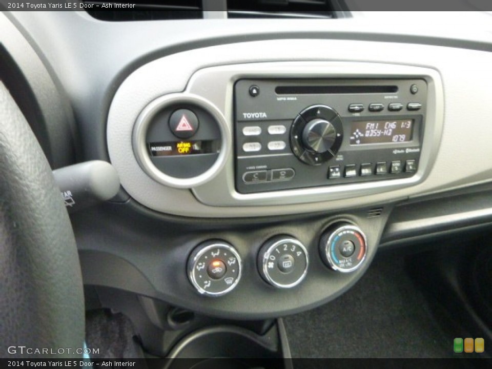 Ash Interior Controls for the 2014 Toyota Yaris LE 5 Door #85036486