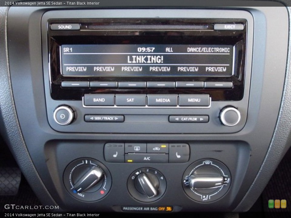 Titan Black Interior Controls for the 2014 Volkswagen Jetta SE Sedan #85071431