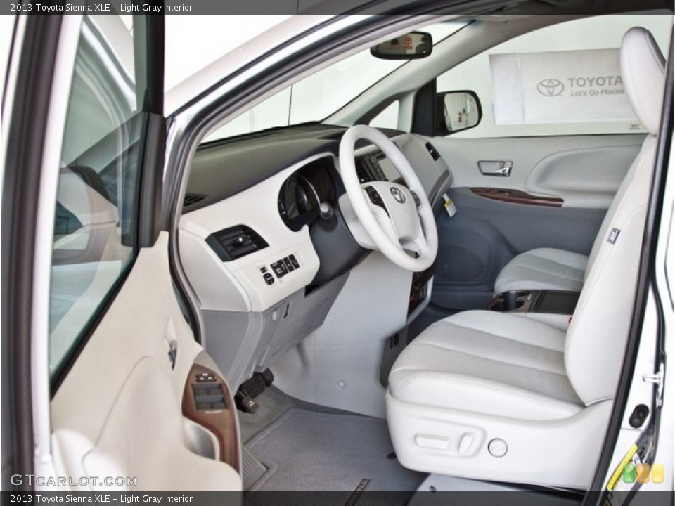 Light Gray Interior Photo for the 2013 Toyota Sienna XLE #85076304