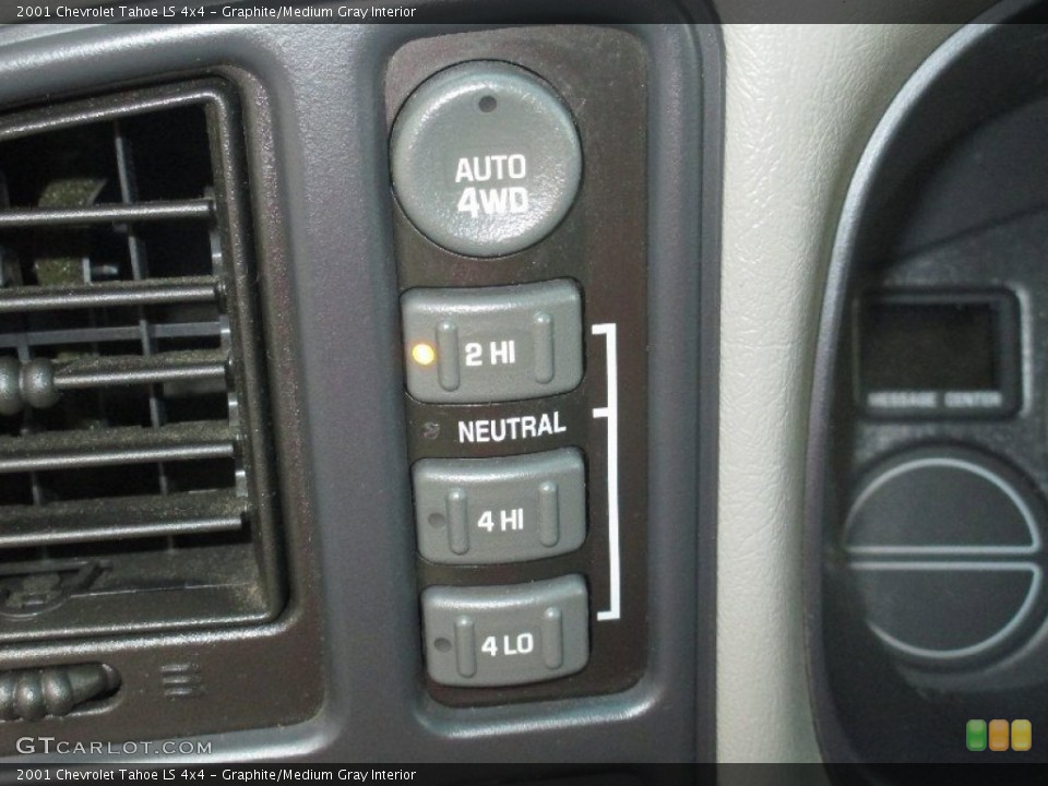 Graphite/Medium Gray Interior Controls for the 2001 Chevrolet Tahoe LS 4x4 #85103141