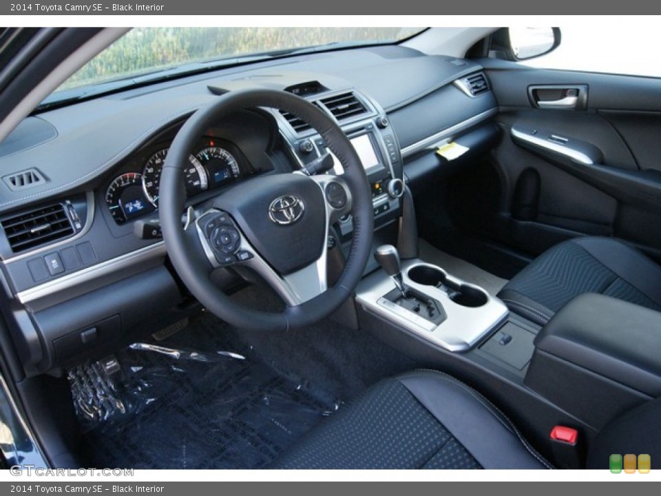 Black Interior Photo for the 2014 Toyota Camry SE #85110083