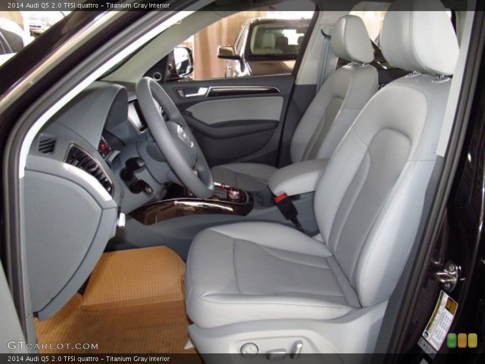 Titanium Gray Interior Photo for the 2014 Audi Q5 2.0 TFSI quattro #85114034