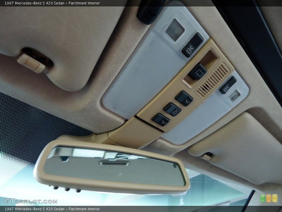 Parchment Interior Controls for the 1997 Mercedes-Benz S 420 Sedan #85157606