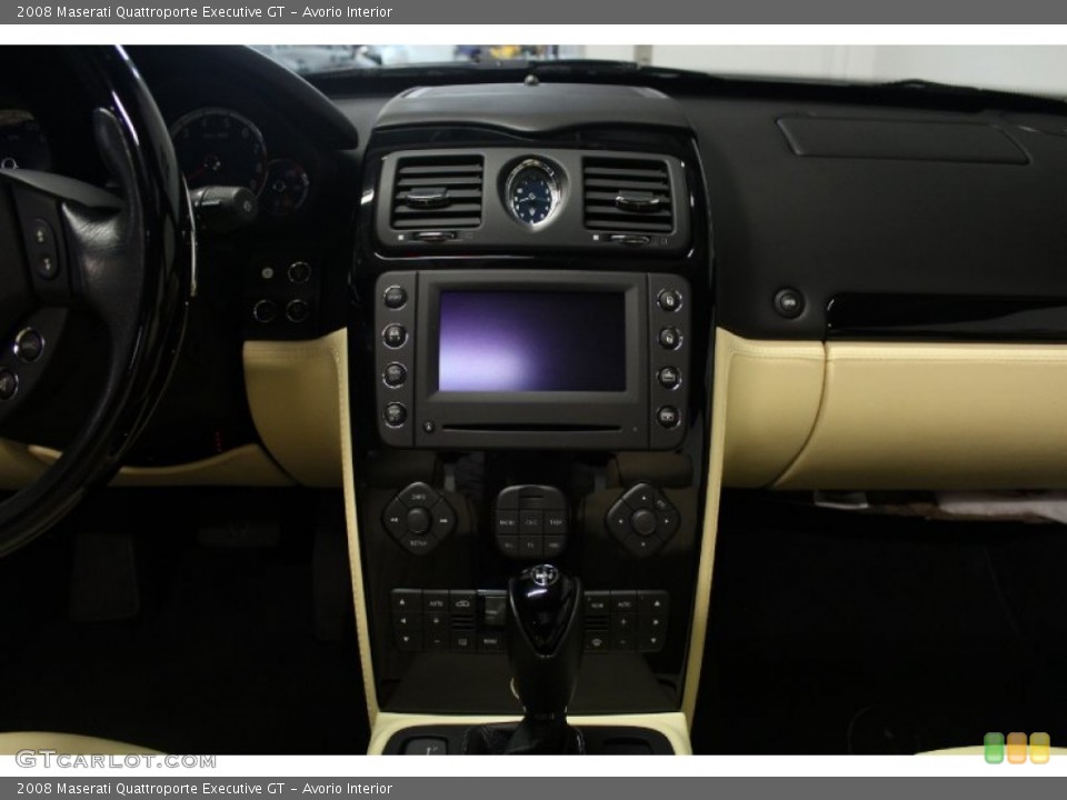 Avorio Interior Controls for the 2008 Maserati Quattroporte Executive GT #85222814