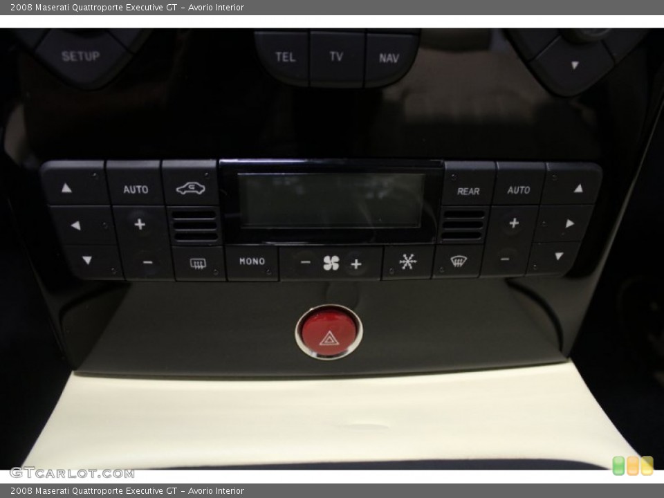 Avorio Interior Controls for the 2008 Maserati Quattroporte Executive GT #85222871