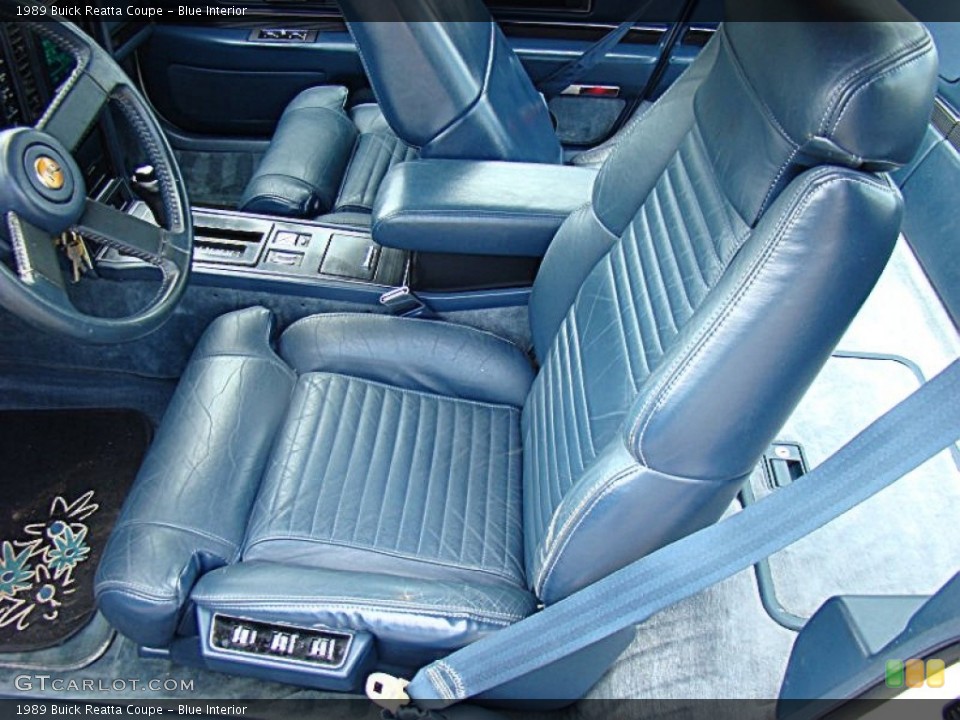 Blue Interior Photo for the 1989 Buick Reatta Coupe #85276940