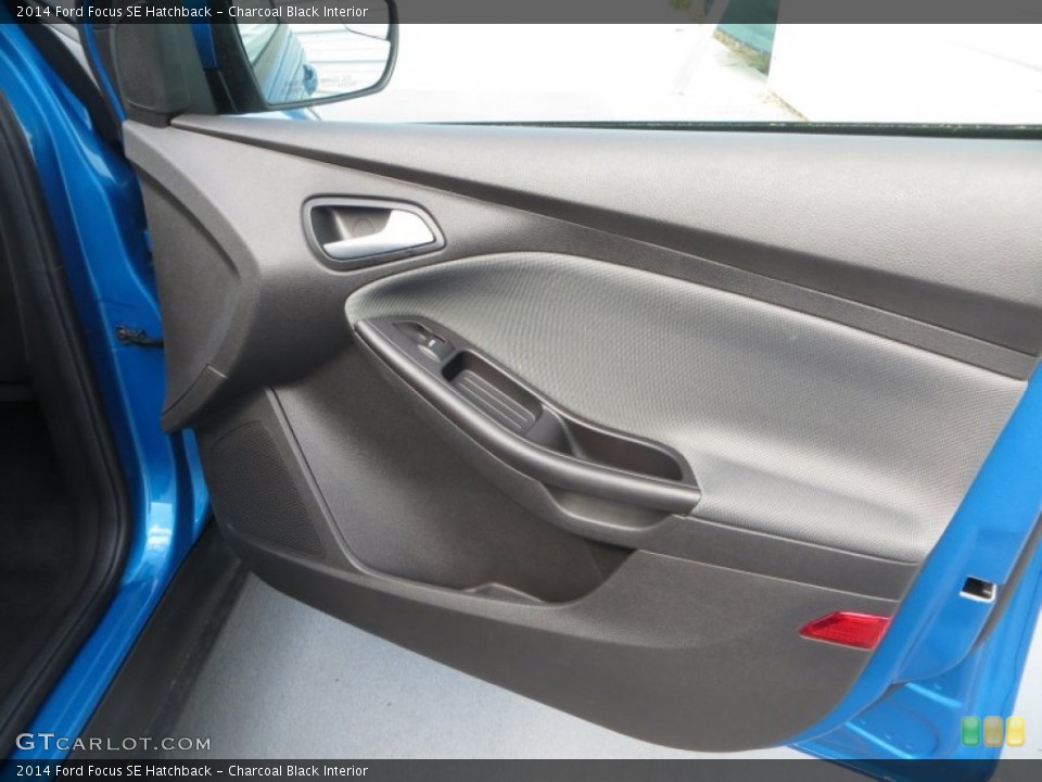 Charcoal Black Interior Door Panel for the 2014 Ford Focus SE Hatchback #85348724