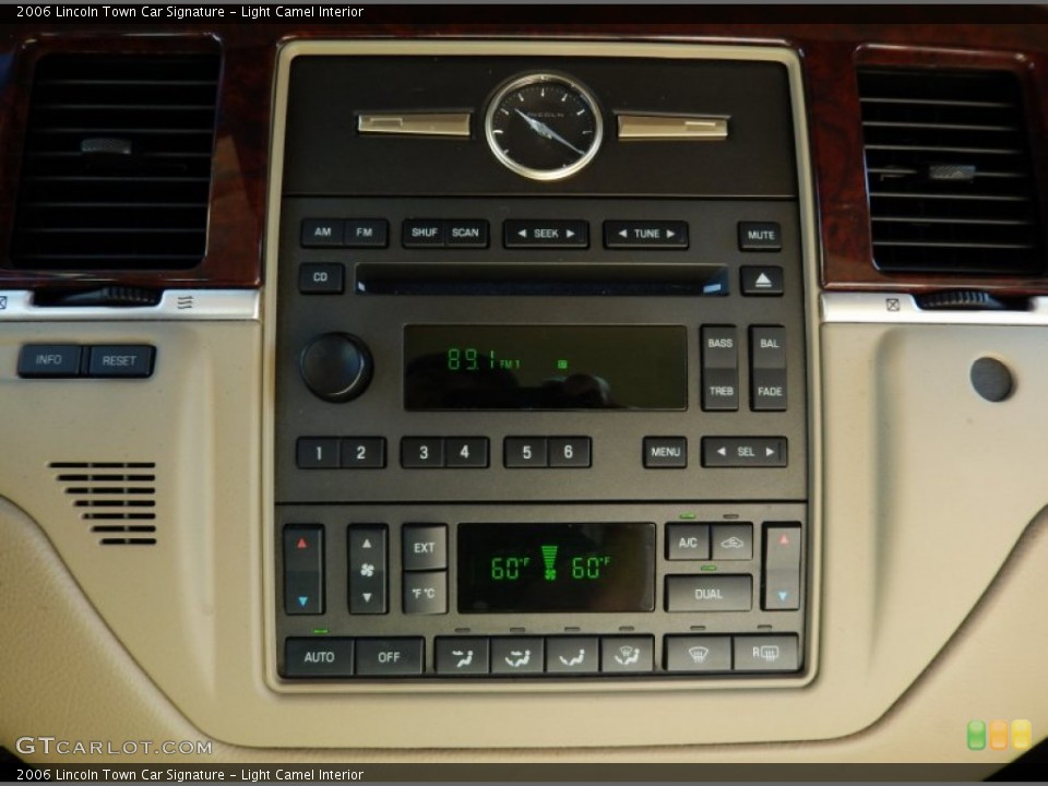 Light Camel Interior Controls for the 2006 Lincoln Town Car Signature #85395733