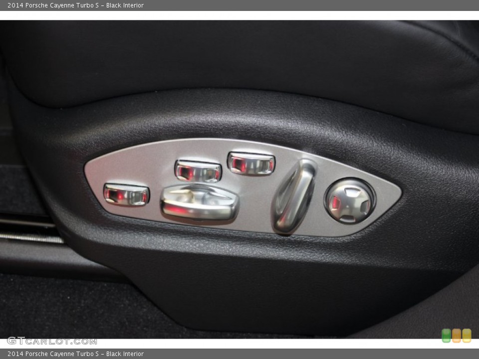 Black Interior Controls for the 2014 Porsche Cayenne Turbo S #85403041