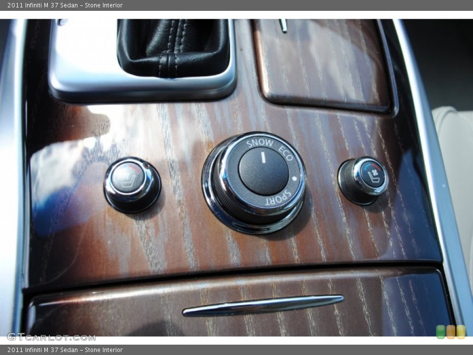 Stone Interior Controls for the 2011 Infiniti M 37 Sedan #85412352