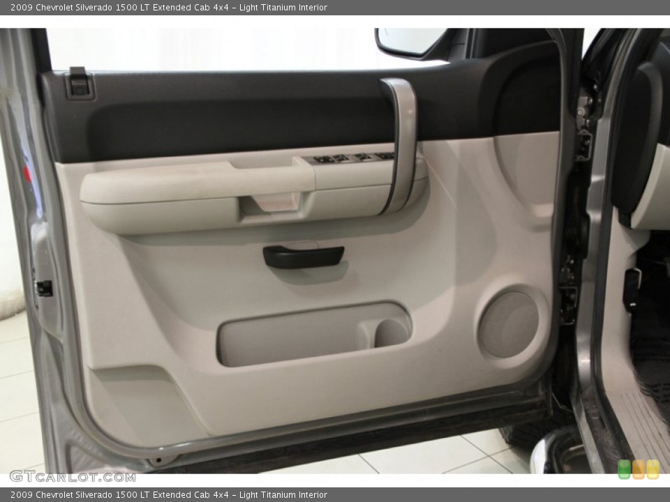 Light Titanium Interior Door Panel for the 2009 Chevrolet Silverado 1500 LT Extended Cab 4x4 #85423686