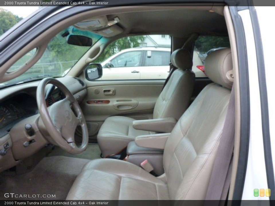 Oak Interior Photo for the 2000 Toyota Tundra Limited Extended Cab 4x4 #85438215