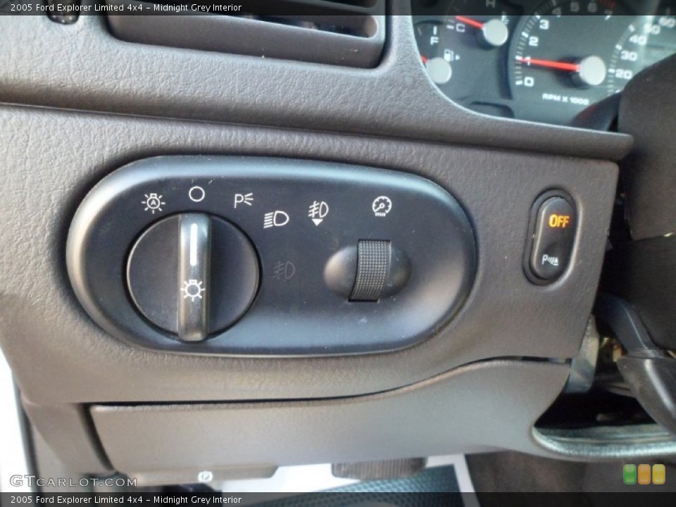 Midnight Grey Interior Controls for the 2005 Ford Explorer Limited 4x4 #85441383