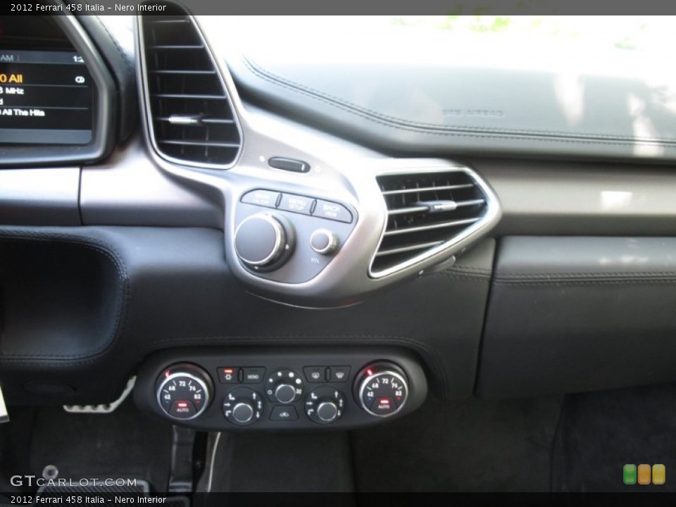 Nero Interior Controls for the 2012 Ferrari 458 Italia #85446675