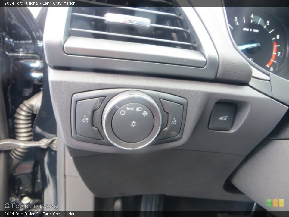 Earth Gray Interior Controls for the 2014 Ford Fusion S #85538312