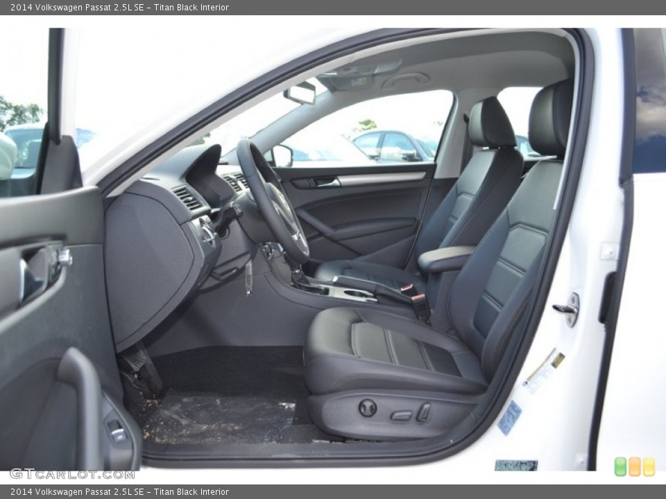Titan Black Interior Photo for the 2014 Volkswagen Passat 2.5L SE #85550735