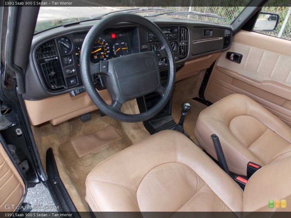 Tan Interior Photo for the 1991 Saab 900 S Sedan #85561370