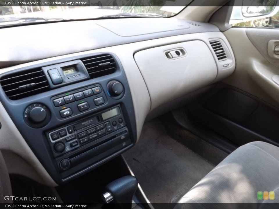 Ivory Interior Controls for the 1999 Honda Accord LX V6 Sedan #85562018