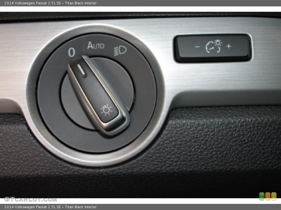 Titan Black Interior Controls for the 2014 Volkswagen Passat 2.5L SE #85567790