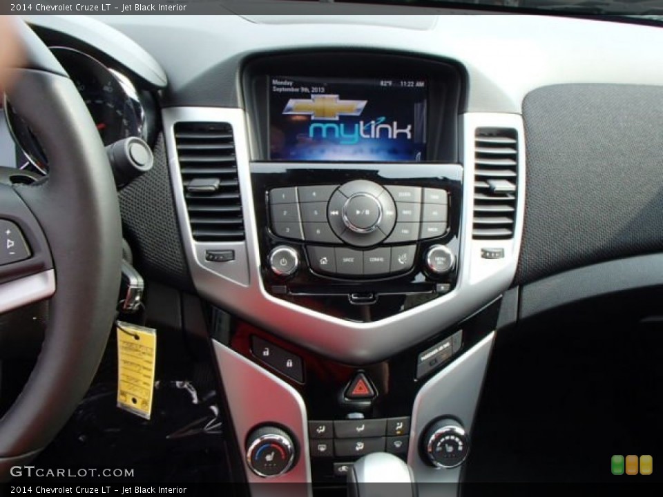 Jet Black Interior Controls for the 2014 Chevrolet Cruze LT #85586344