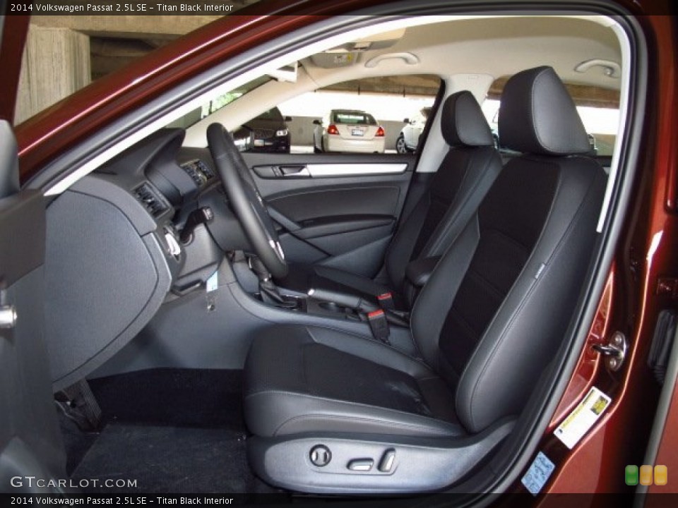 Titan Black Interior Photo for the 2014 Volkswagen Passat 2.5L SE #85607572