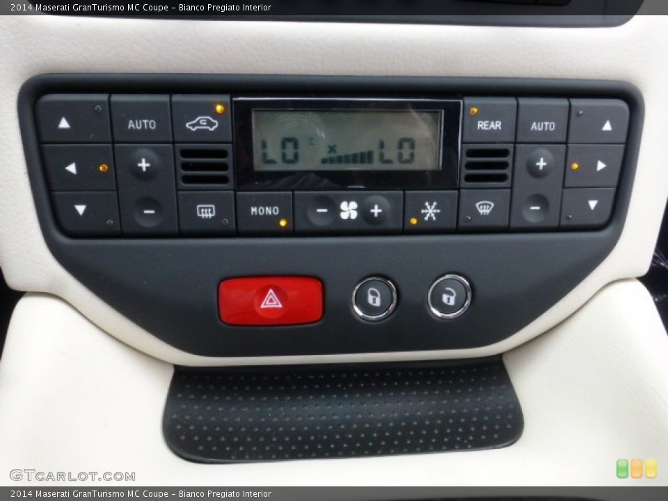 Bianco Pregiato Interior Controls for the 2014 Maserati GranTurismo MC Coupe #85630285